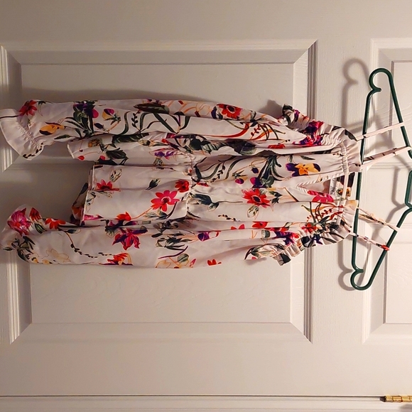 Floral off the shoulder blouse - Picture 1 of 3